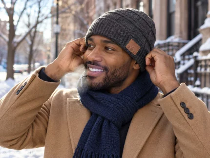 Bluetooth Beanie with Built-in Headphones - photo 2
